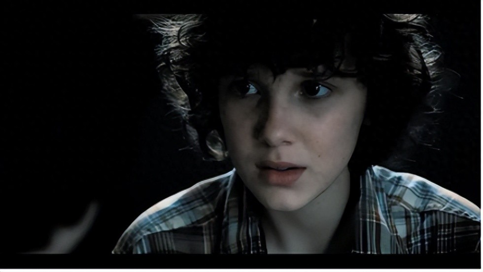 怪奇物语怪异画面与幽默元素交汇_怪奇物语怪异画面视觉效果分析_怪奇物语现实中谁是一对