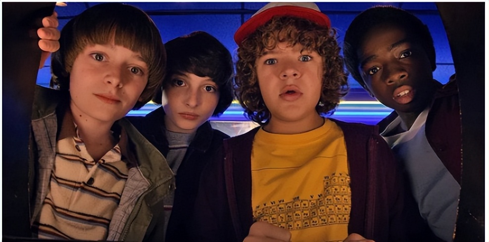 怪奇物语怪异画面视觉效果分析_怪奇物语怪异画面与幽默元素交汇_怪奇物语现实中谁是一对